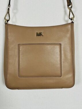 Michael Kors Shoulder Bag Gloria Pocket Swing Pack Leather Acorn Carmel
